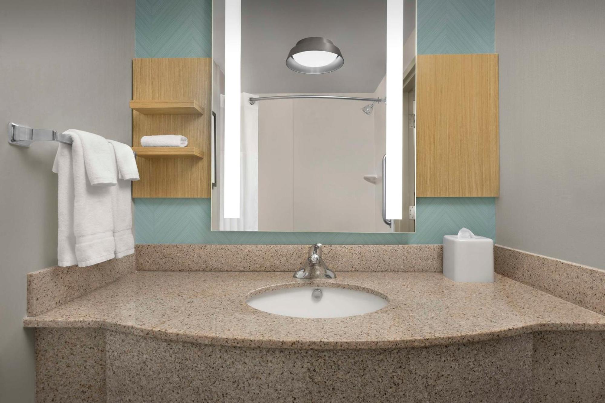 Hilton Garden Inn Raleigh Capital Blvd I-540 Екстериор снимка