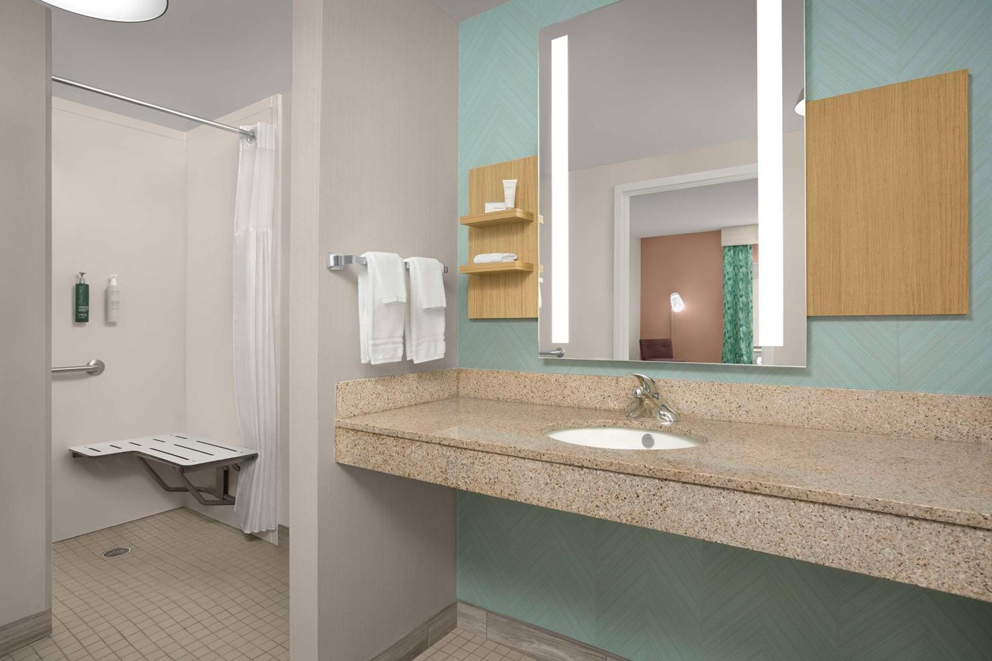 Hilton Garden Inn Raleigh Capital Blvd I-540 Екстериор снимка