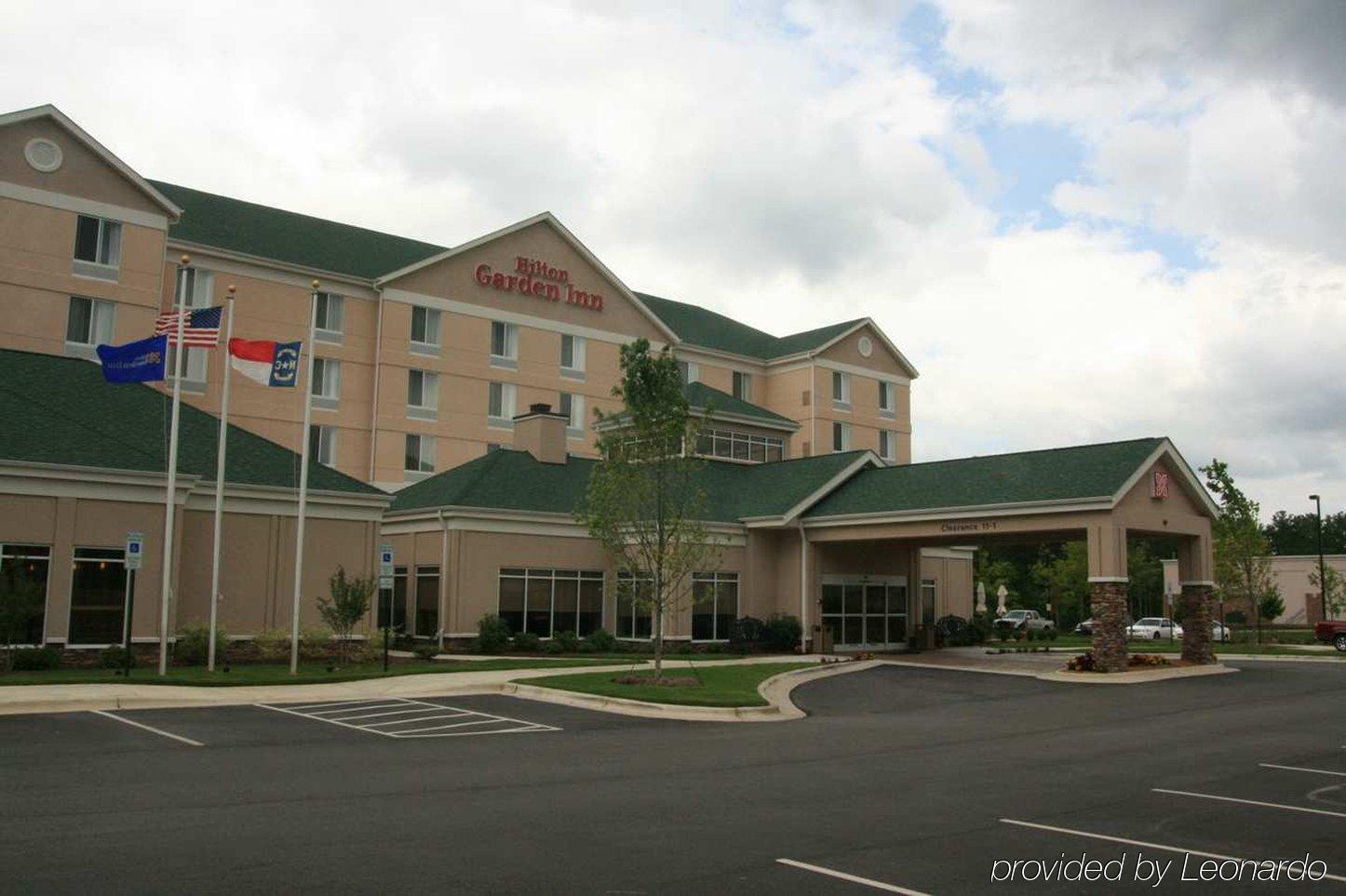 Hilton Garden Inn Raleigh Capital Blvd I-540 Екстериор снимка