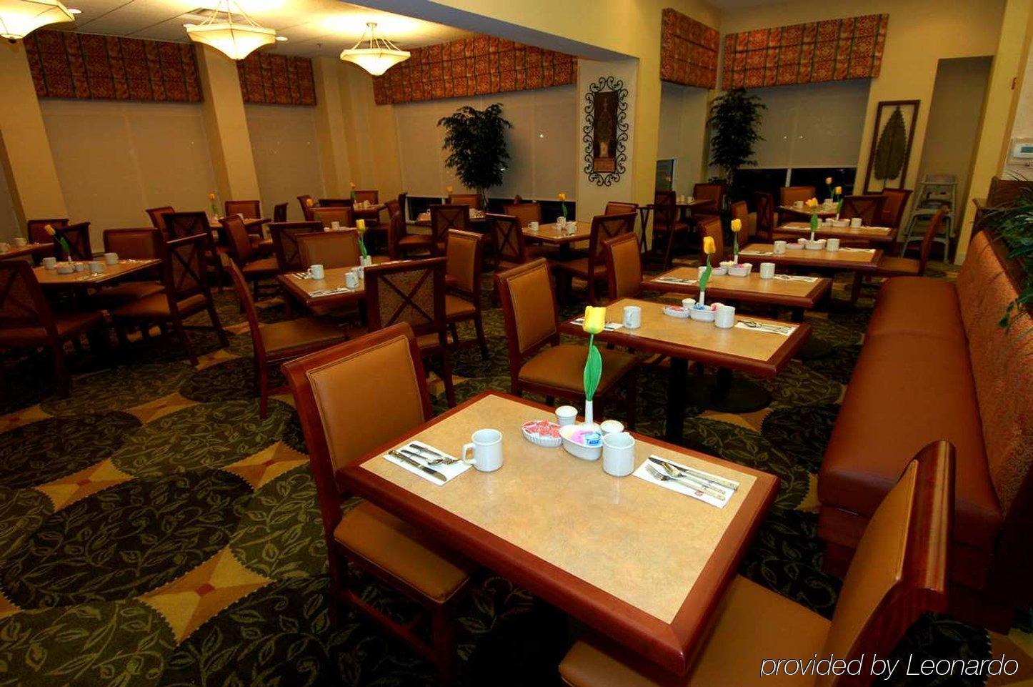 Hilton Garden Inn Raleigh Capital Blvd I-540 Ресторант снимка